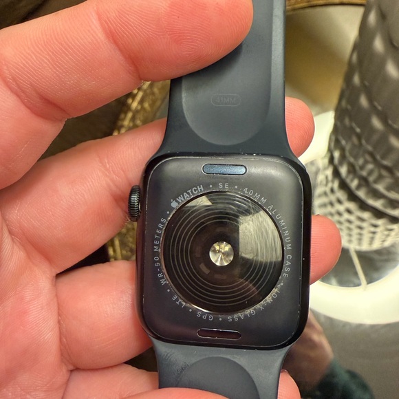 Apple Smartwatch with black band - Picture 8 of 8